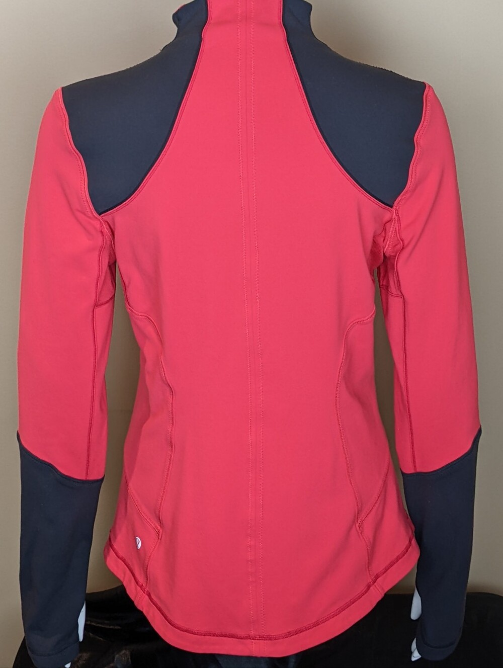 Lululemon Athletic - Picture 4 of 6